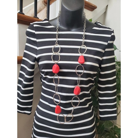 Women's Black White Striped Long Sleeve Back Out Knee Length Dress Size Small - Picture 9 of 9